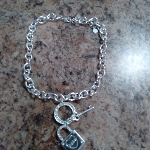 2ks bebe logo toggle lock neckace - Picture 2 of 2